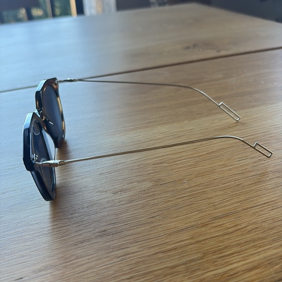 Christian Dior Men Master sunglasses in Marrone color. - Picture 3 of 7